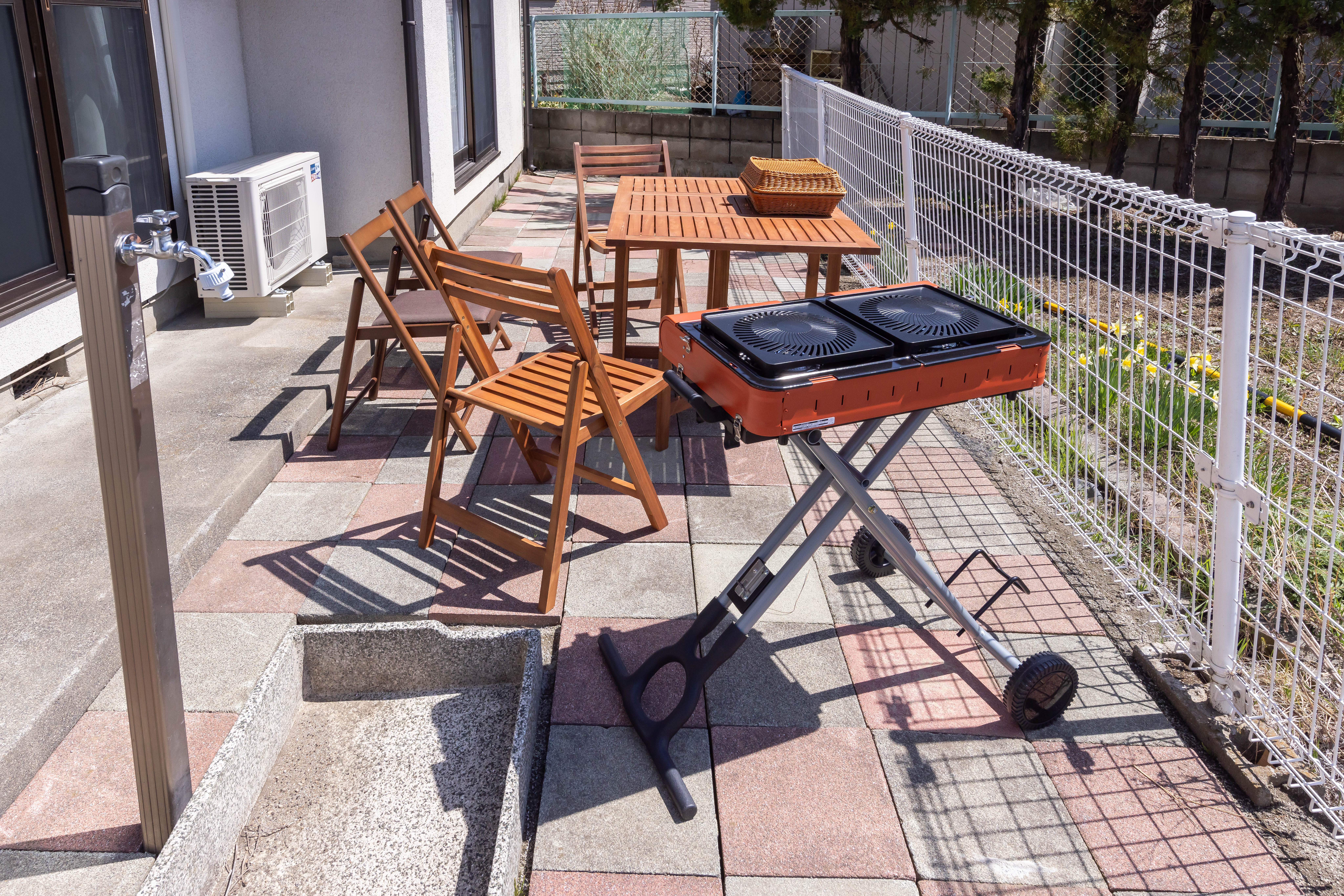 屋外プランでバーベキューを楽しむ